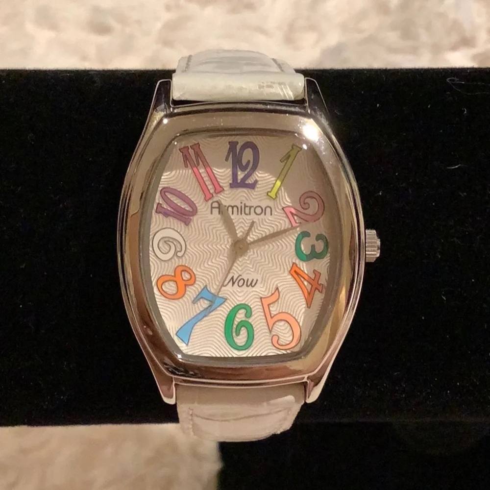 ⬇️⬇️⬇️ CLEARANCE ⬇️⬇️⬇️ Amitron Fashion Watch
